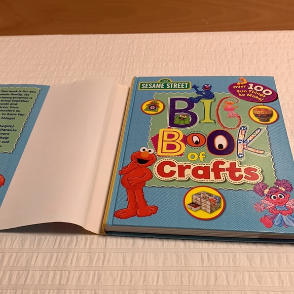 Sesame Street Big Book of Crafts by Children’s Television Workshop and Parragon - Picture 6 of 11